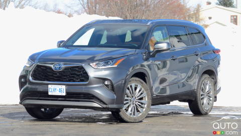 2021 Toyota Highlander Hybrid Review: When 4 Doesn't Add up to 6