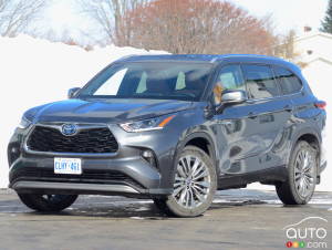 2021 Toyota Highlander Hybrid Review: When 4 Doesn't Add up to 6