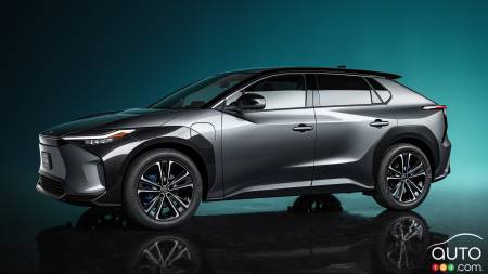 Shanghai 2021: Toyota Presents the bZ4X, Its First All-Electric Model