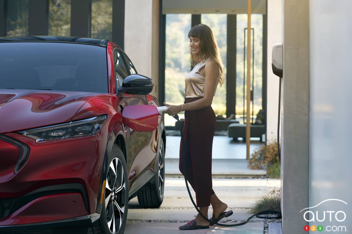 Voitures électriques : selon une étude, un acheteur sur cinq retourne vers un modèle à essence