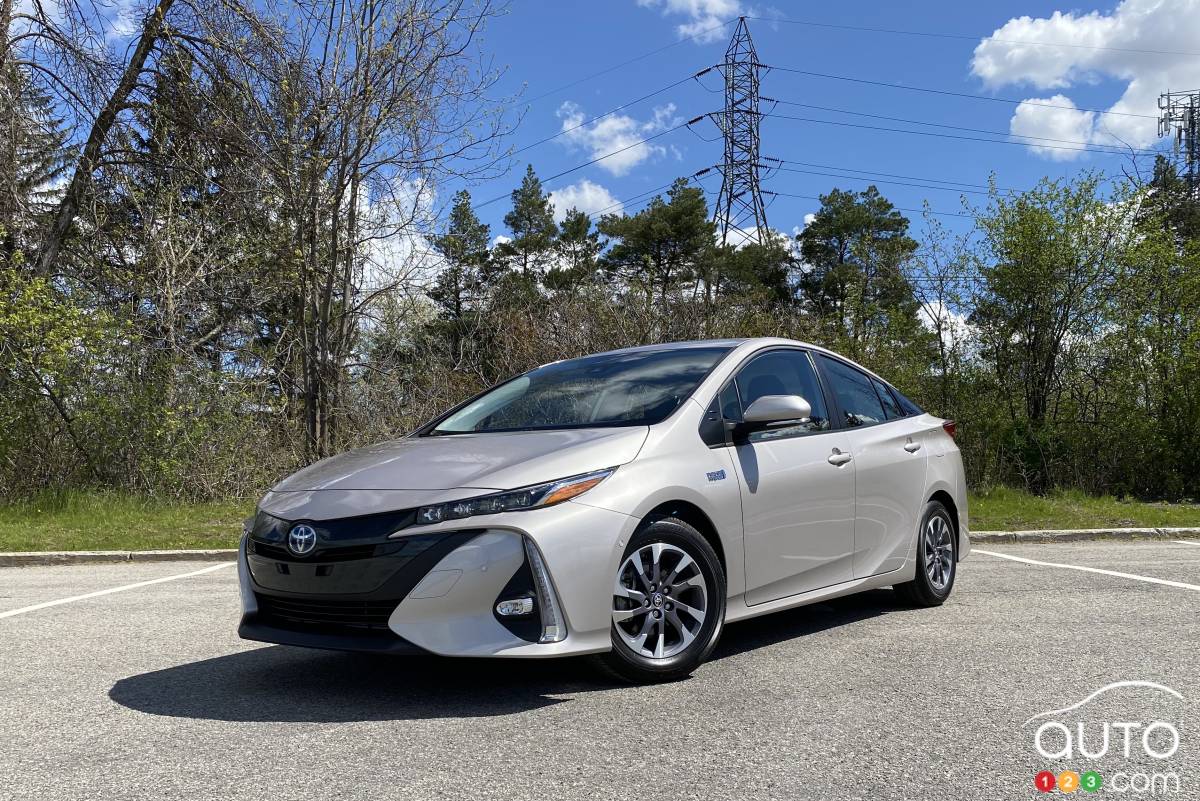 2021 on sale prius review