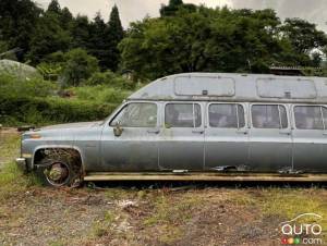 Two Old 10-Door Chevy Suburbans Being Auctioned Off... in Japan!