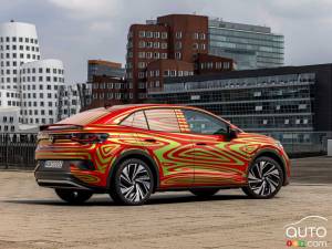 Volkswagen ID.5 GTX Shows More of Itself Ahead of Reveal