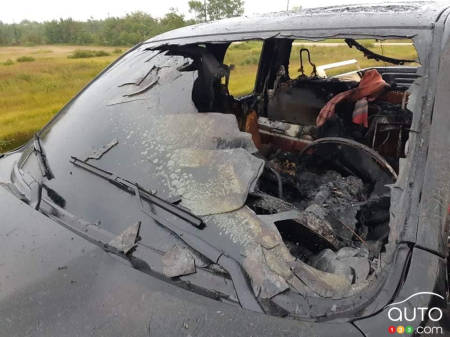 La foudre frappe une voiture sur une autoroute du Manitoba