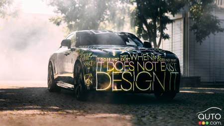 Rolls-Royce montre la Spectre, sa première voiture toute électrique qui arrivera fin 2023