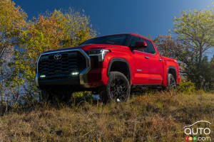 Toyota Offers Lift Kit for Tundra to Raise it by 2.6 inches
