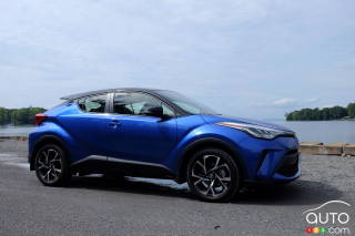 toyota-chr-2022-profilfr.JPG?