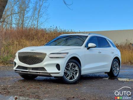 2022 Genesis GV70 2.5T Review: V6? Who Needs a V6?