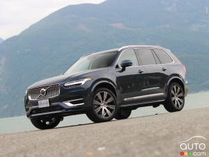 Volvo Will Sell Gas-Powered and All-Electric XC90 Side-by-Side