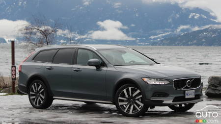 2022 Volvo V90 Cross Country Review: A Lovely High-Riding Wagon