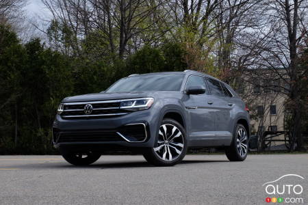 Volkswagen Recalls 246,000 Atlas, Atlas Cross Sport SUVs Due to Late-Deploying Airbags