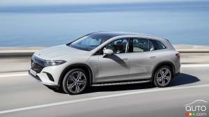 Mercedes-Benz’ All-Electric 2023 EQS SUV Debuts