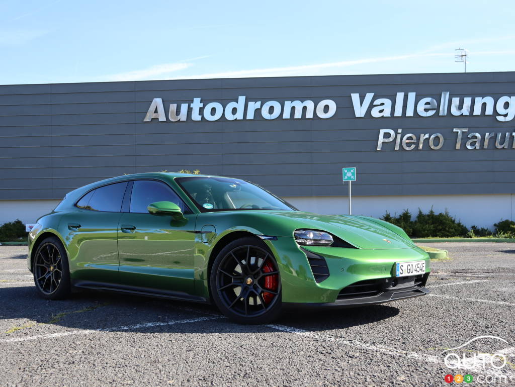 Porsche Taycan GTS Sport Turismo 2022