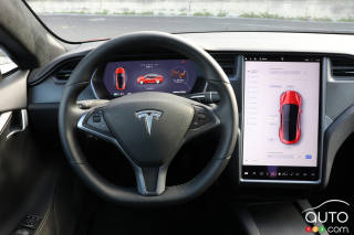 Tesla Recalls 130,000 Vehicles Vulnerable to Overheating Multimedia Screens