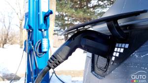 FLO and Hydro-Québec Shake Hands to Install 7,500 More EV Chargers in Quebec