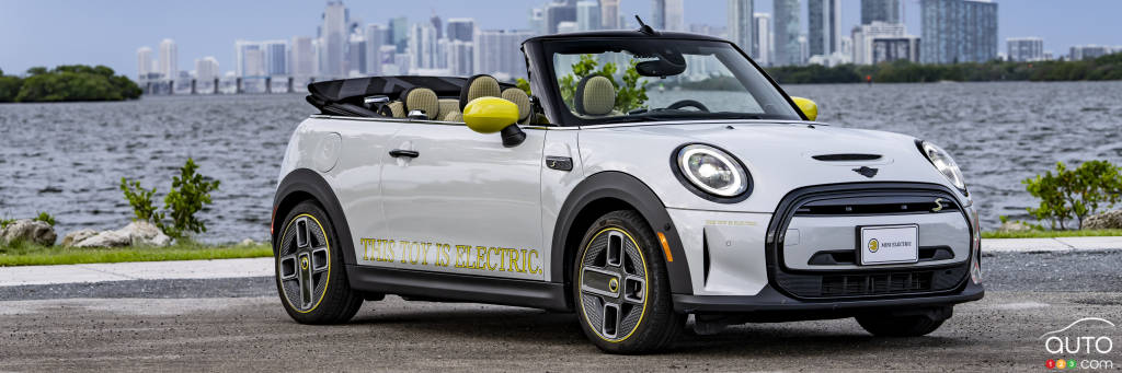 Mini Cooper SE Convertible: a Concept Foreshadowing More?