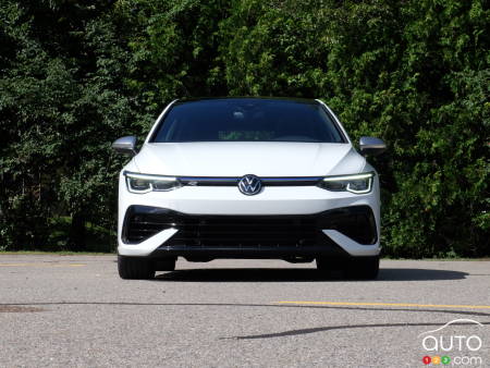Volkswagen Recalls 2022 Golf GTI and Golf R Over Sunroof Issue