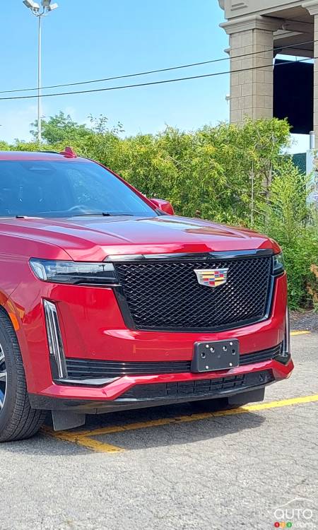 GM Recalls Nearly 500,000 Full-Size SUVs Over Seatbelt Issue