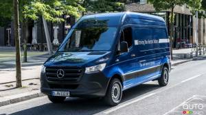 Mercedes-Benz and Rivian Sign Agreement to Produce Electric Vans