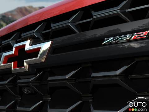 Teaser image confirms Chevrolet Silverado HD ZR2 for 2024