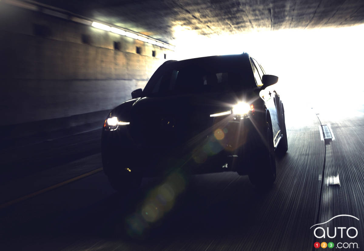 2024 Mazda CX-90 Teased Again Ahead of Late January Reveal