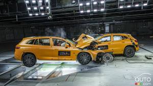 Mercedes-Benz organise un test de collision entre des véhicules électriques