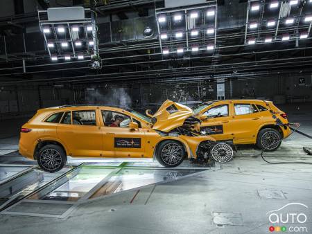 Mercedes-Benz Carries Out Crash Test Between Two of its EVs