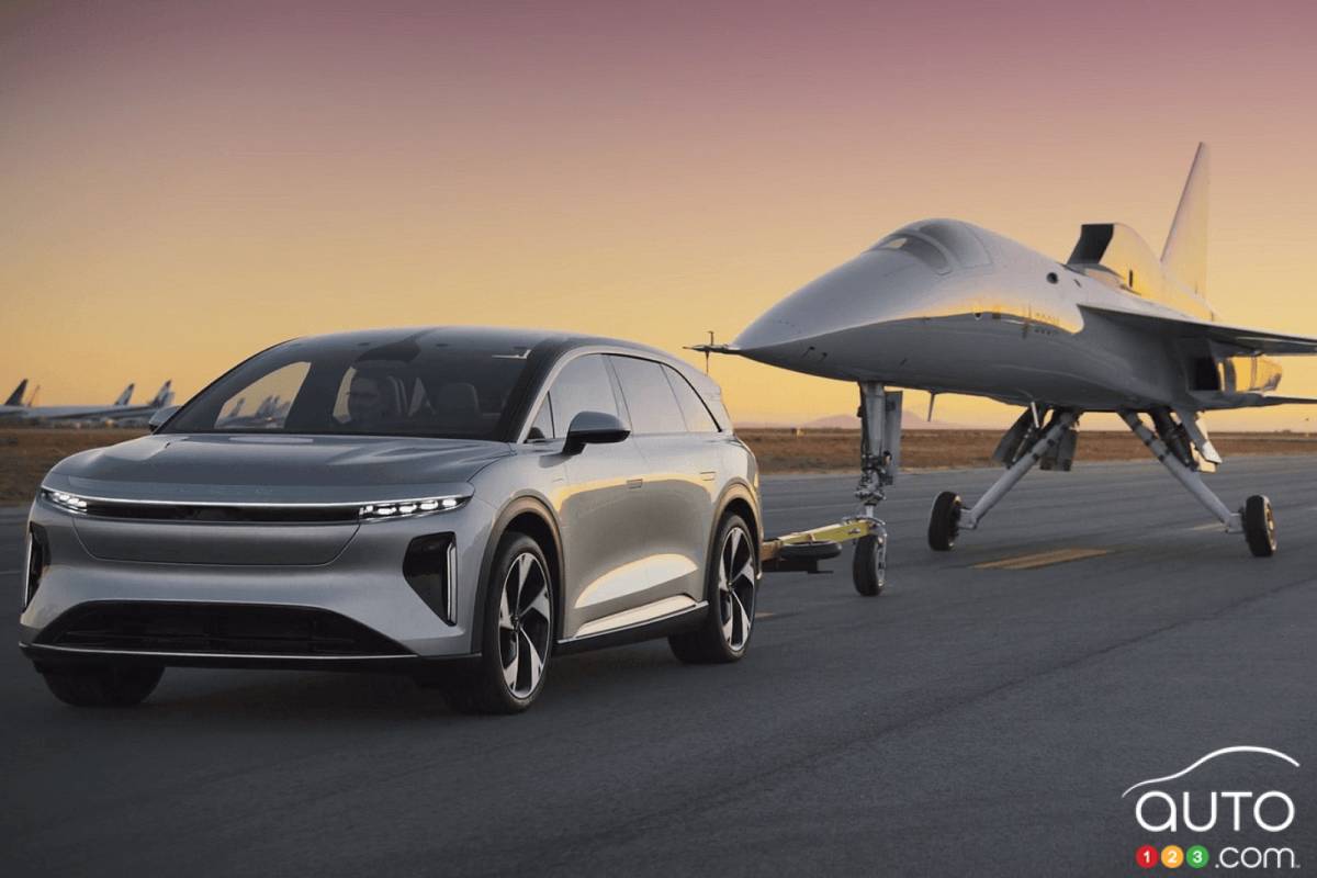 Lucid Has Gravity Electric SUV Tow a Jet Plane