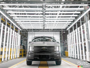 Ford Halving Production for F-150 Lightning Pickup to Start 2024
