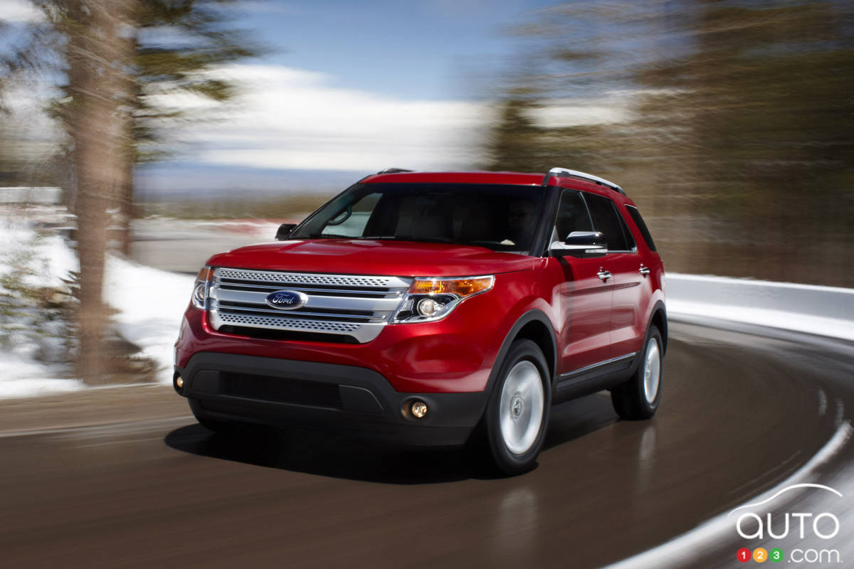 NHTSA Investigates Older Ford Explorers for Falling Parts