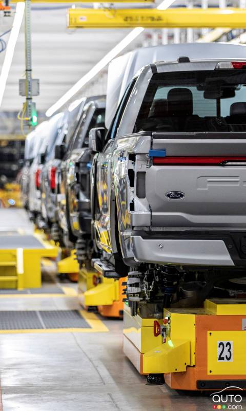 Ford Suspends Production of the F-150 Lightning to Fix a Battery Problem