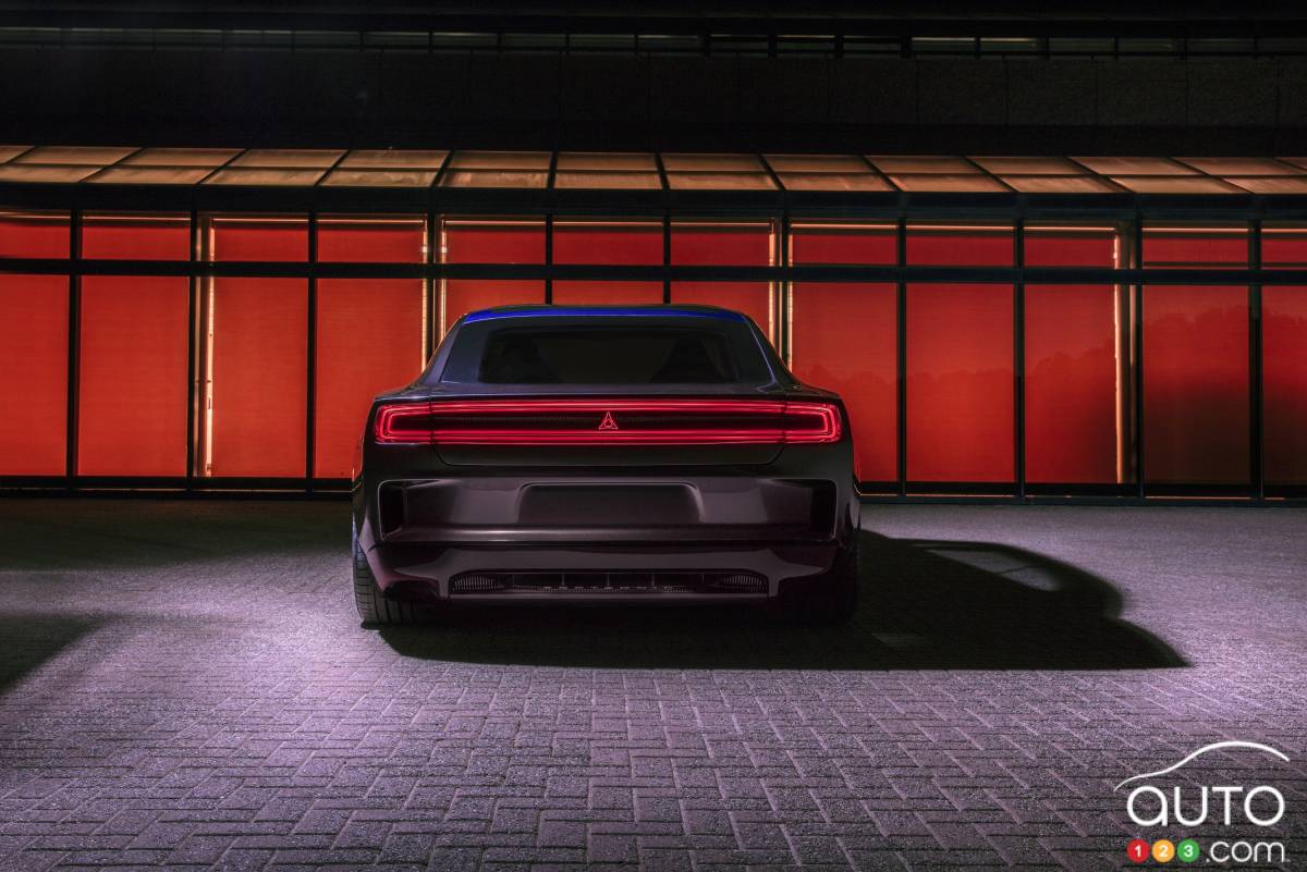 Dodge ajuste le son électronique de son concept Charger Daytona