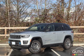 Research 2023
                  Jeep Cherokee pictures, prices and reviews