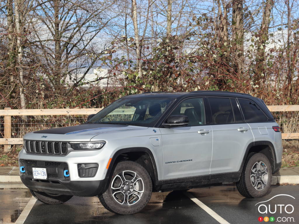 2023 Jeep Grand Cherokee 4xe Trailhawk Review | Car Reviews | Auto123
