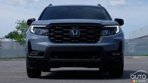Honda Recalls 330,000 Vehicles Over Detaching Side-View Mirror Glass