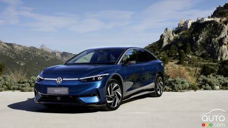 2025 Volkswagen ID.7: VW's Electric Sedan Makes its Entrance