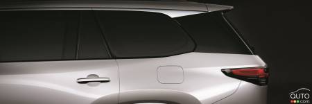 Lexus TX 2024: le nom confirmé, une image partagée