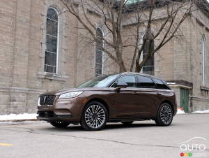Research 2023
                  Lincoln Aviator pictures, prices and reviews