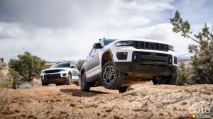 Two electrified Jeep Grand Cherokee 4xe models driving themselves!