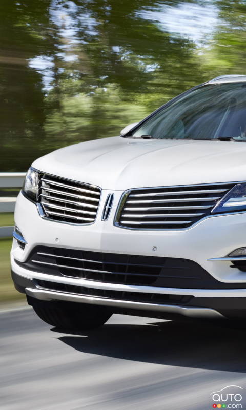 Lincoln Recalls 142,000 MKC SUVs, Asks owners to Park Them Outside