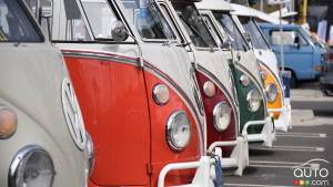 Volkswagen Bus Day: Nearly 300 Microbuses Mark Arrival of ID. Buzz !