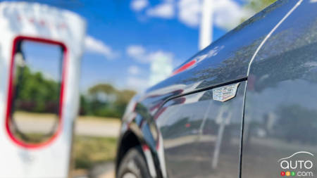 Les véhicules GM vont avoir accès au réseau de bornes de Tesla