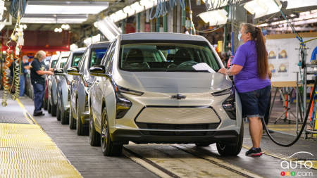 GM Aims to Pick Up EV Production Pace