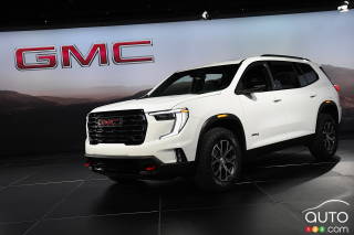 Research 2024
                  GMC Acadia pictures, prices and reviews