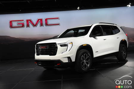 The 2024 GMC Acadia Looks Forward, But Also Back to its Roots