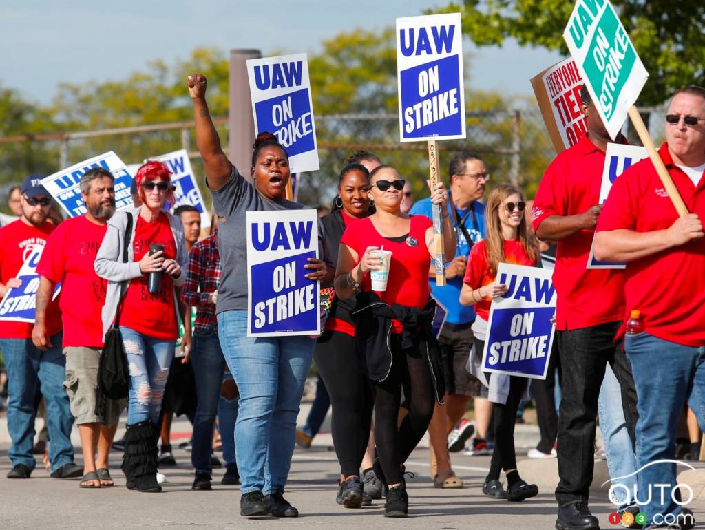 Des membres de l'UAW en grève