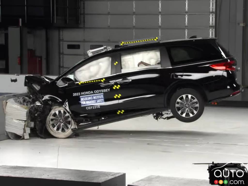 A 2023 Chrysler Pacifica during the IIHS crash test