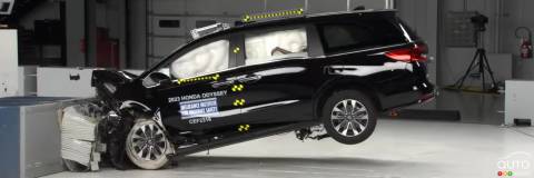 IIHS Crash Tests Show Minivans Do a Poor Job of Protecting Rear Passengers