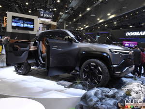 CES 2024: VinFast Unveils an Electric Pickup Truck
