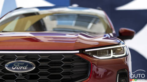 Ford Sees Net Profit fall 26 Percent in Third Quarter